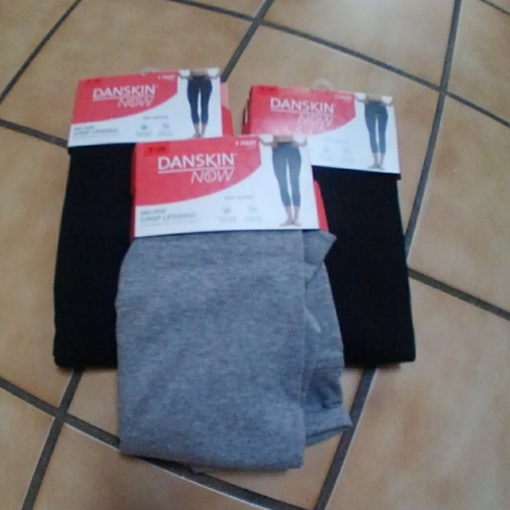 Danskin Crop Leggings